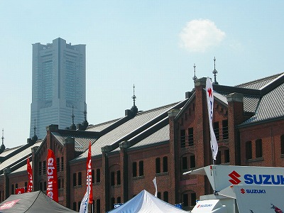 ランドマークと赤レンガ倉庫