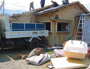 和モダンの家