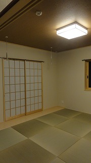和モダンの家