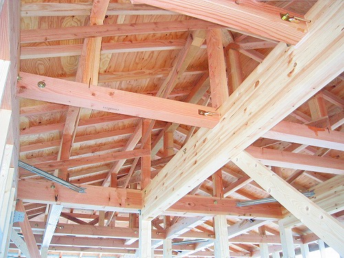 洋風レンガ調の家 小屋組 楽建舎